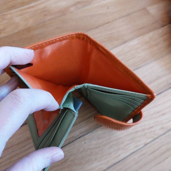 Floral Fossil Wallet, Genuine Leather Bi-Fold EUC - Picture 9 of 9